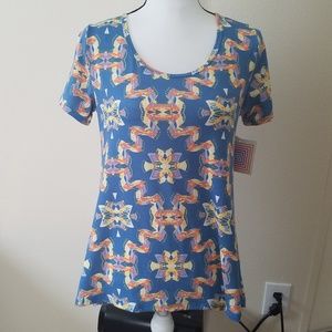 🧡 4 for 15! Nwt’s Lularoe Classic Tee Size XS